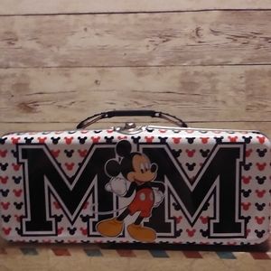 Mickey Mouse global icon tool holder.